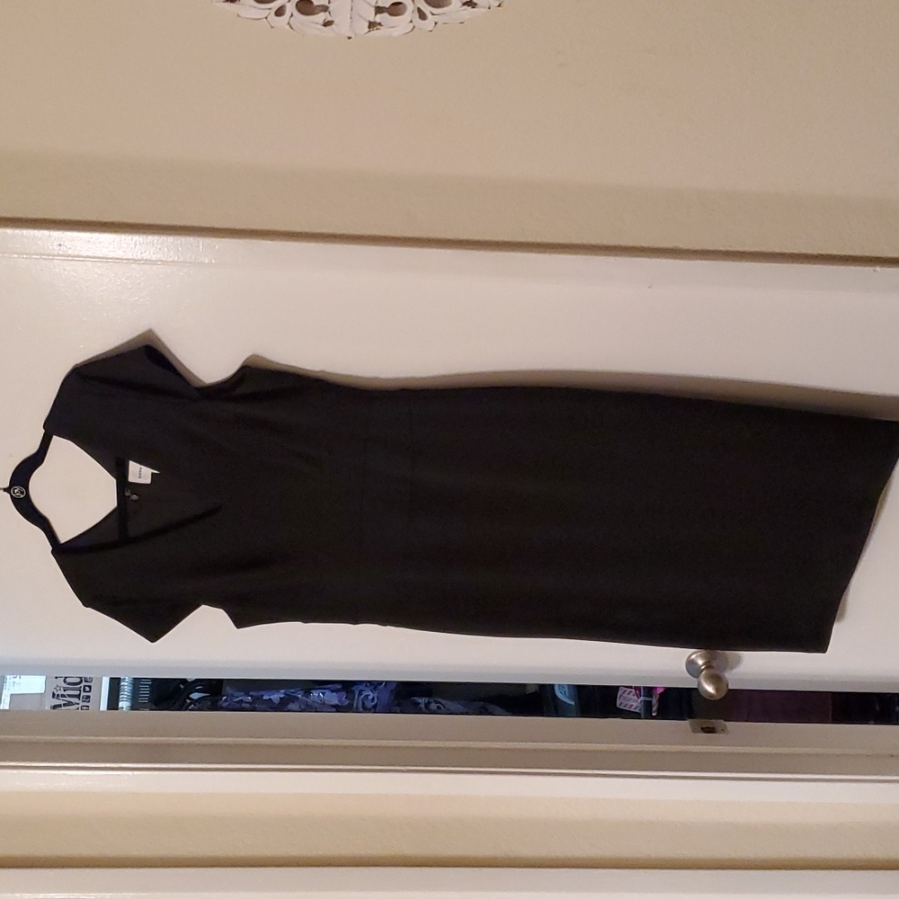 Donna Morga. Sheath Dress